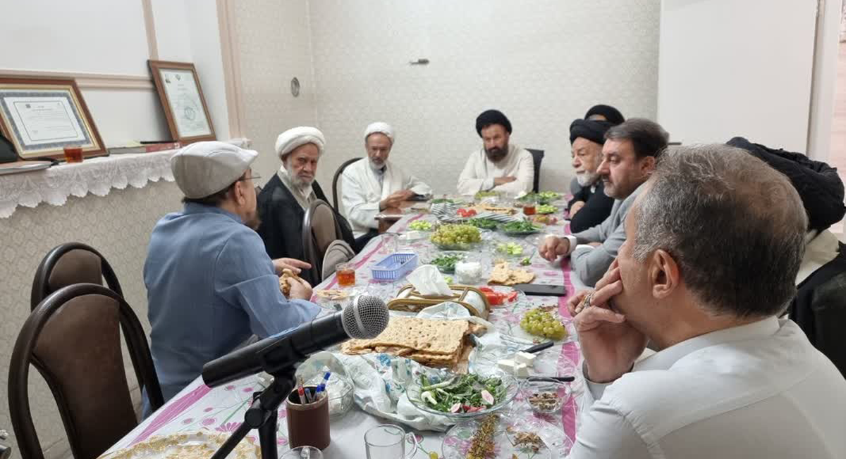 حضورجمعی از روحانیون استان در موسسه خیریه شفابخش یزد